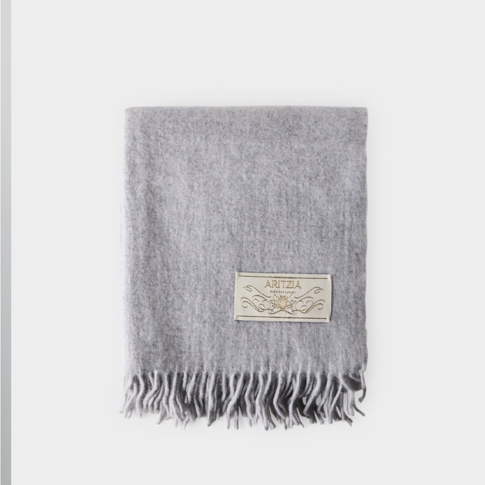Aritzia Cashmere Gray Wool Scarf for Women